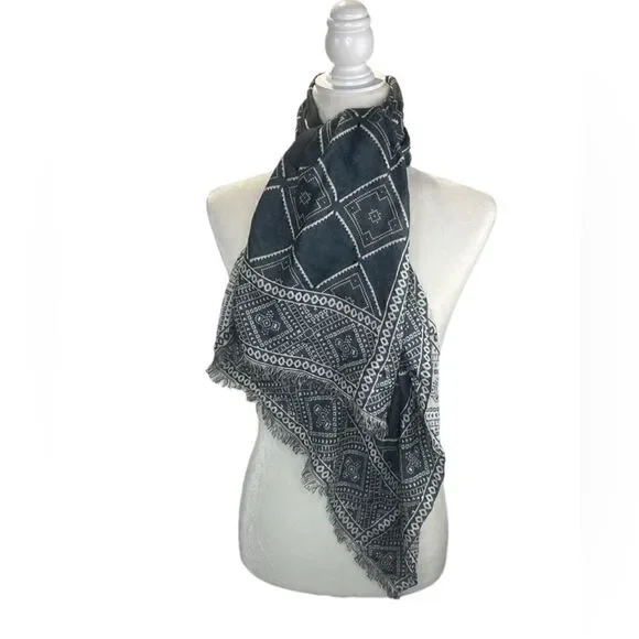 SCARF Boho Paisley Reversible design Gray and White eyelash fringe
