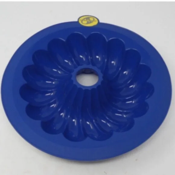Smartware Bakeware Set Of Two Blue Silicone Bundt Cake Pans