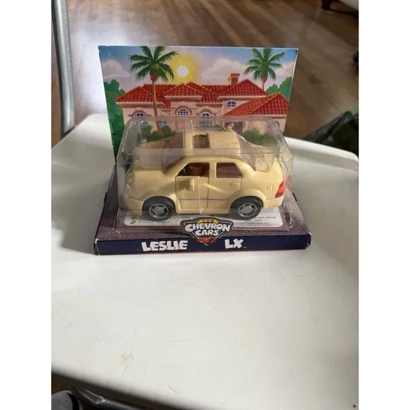 Chevron‎ Car In The Box , Leslie lx
