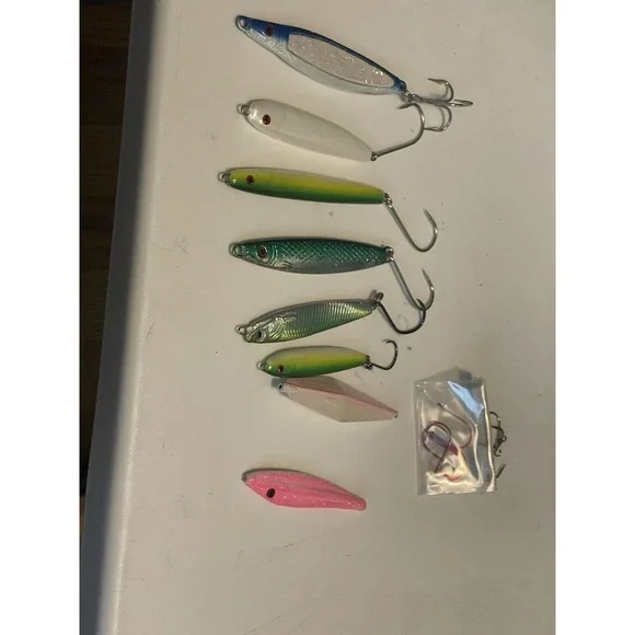 Lot Of 8 Fishing Lures