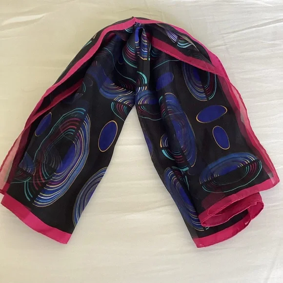 Oscar by Oscar de la Renta Silk Scarf Retro Mod Geometric Design Pink Border