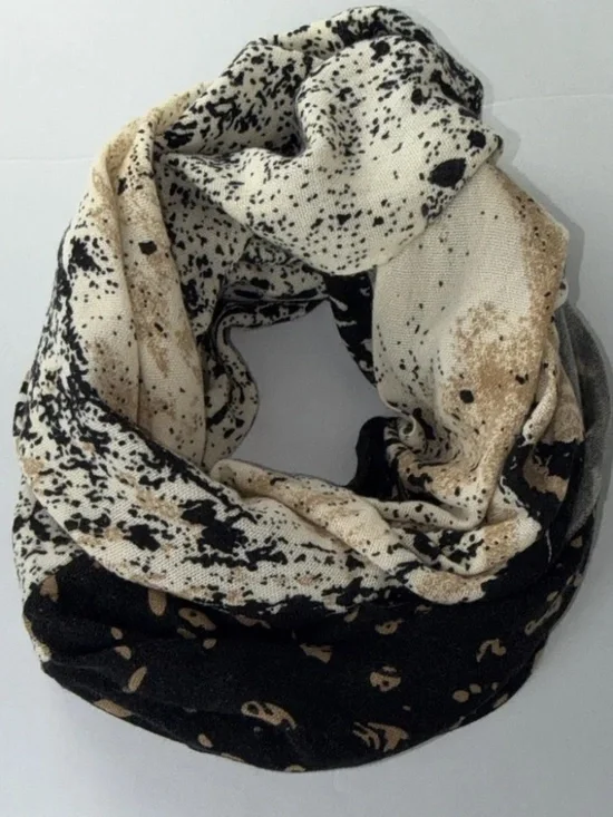 Steve Madden Black Cream Abstract Infinity Scarf