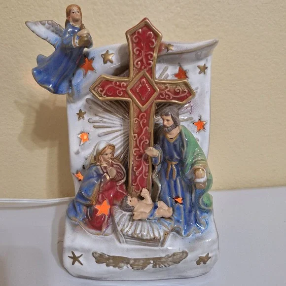 Night Light Plug In‎ Ceramic Cross Nativity Scene  Hand painted Kirkland's 9