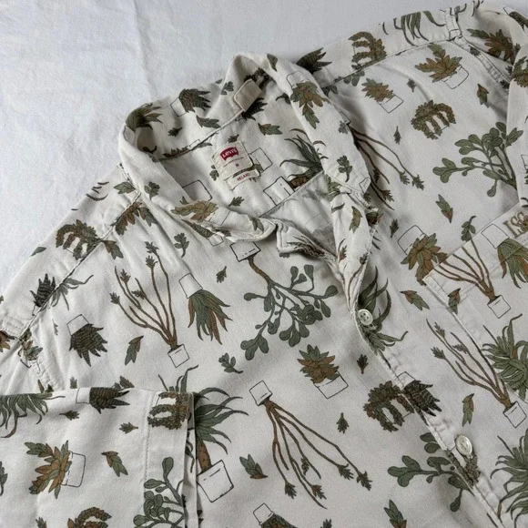 Levi's Men's Size M Cubano Cream‎ Plant Relaxed Fit Button Up Shirt 72625-0028