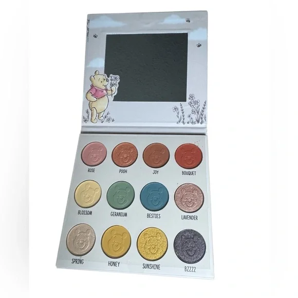 Disney Winnie the Pooh Shadow Highlighter Palette