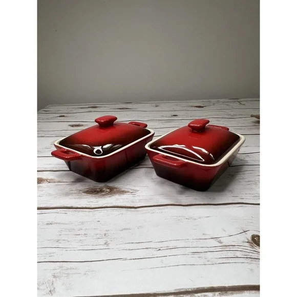 NEW Susan Winget (Set of 2) Covered Baker Ceramic Dish in Red