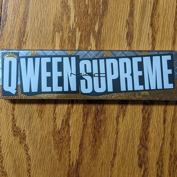 MAC Qween Supreme Eye Shadow Palette