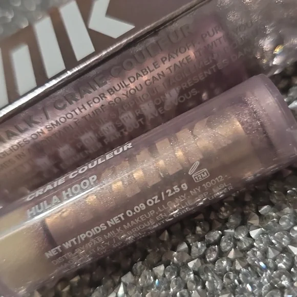 ❇️🧚‍♀️HULA HOOP Milk Makeup Color Chalk NWT