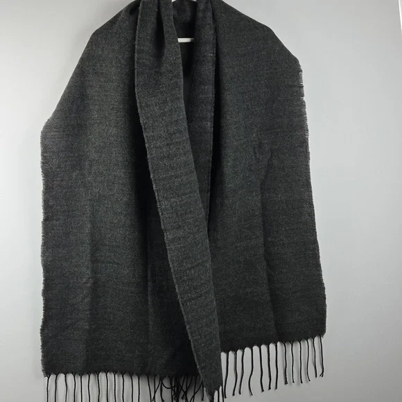 Steve Madden Unisex Grey Fringe Scarf 1 SFM, NWT