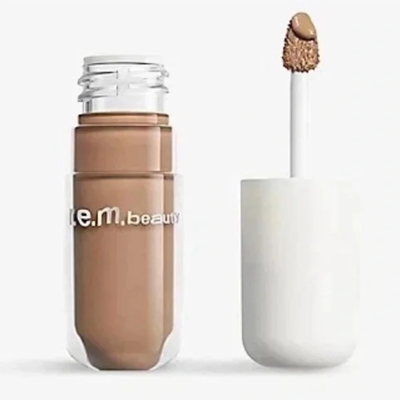 r.e.m. beauty Midnight Shadows Liquid Eyeshadow – Shade: TXT ME