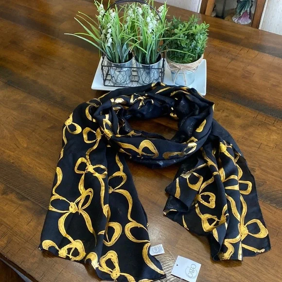 Cato Scarf