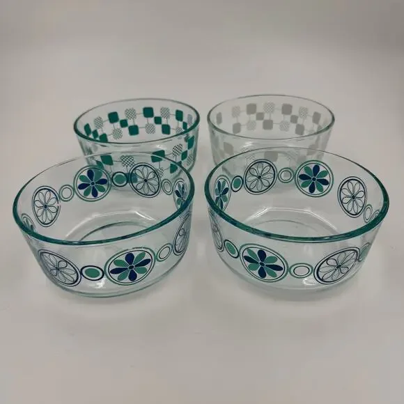 Lot Of 4 Pyrex #7201 6