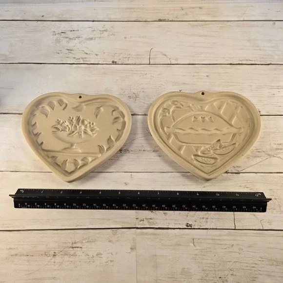 Pampered Chef Family Heritage Heart Cookie Mold Set 1998 1999 Stoneware USA