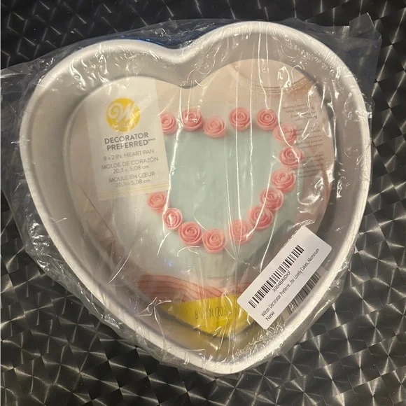 Wilton Heart-Shaped Cake Pan - Silver Price Firm