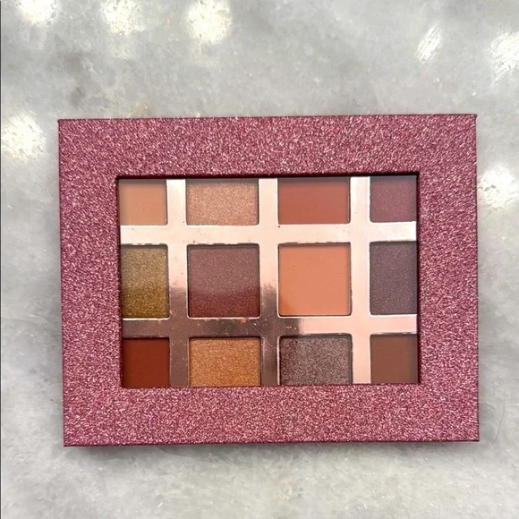 Glittery Eyeshadow Palette - Multi-Color