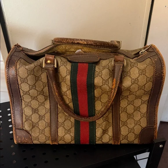 Gucci Brown and Green Signature Duffel Bag with authentic paperwork .