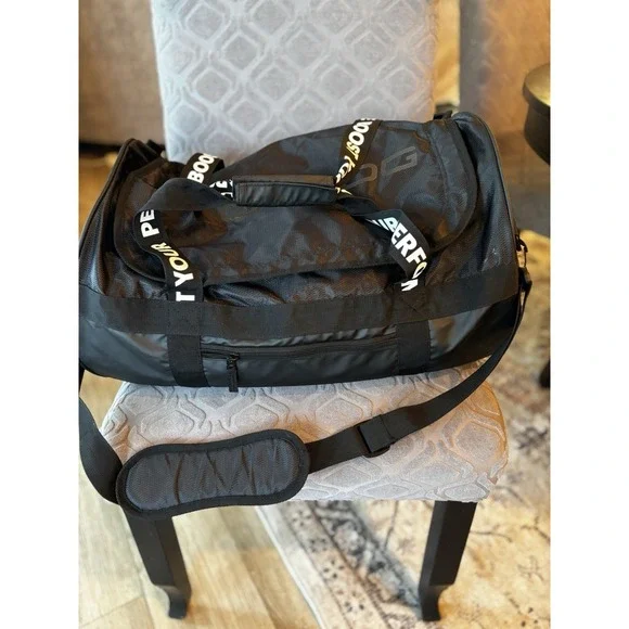 Oxdog Large Duffle Bag Scandinavian Aesthetic Gym Bag 47 Liter Sports Travel
