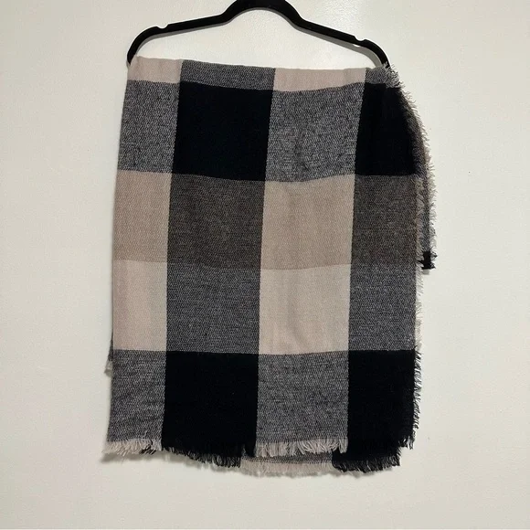 Old Navy Woven Plaid Blanket Scarf