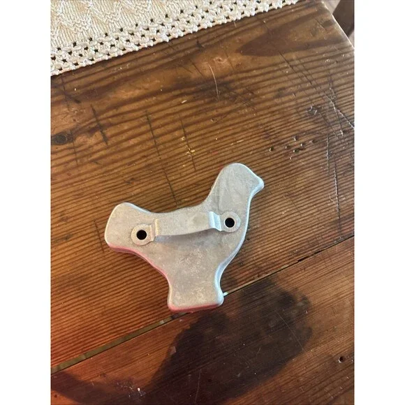Vintage Cookie Cutter Hen/Chicken Handle Farmhouse Kitchen Decor 4.5”