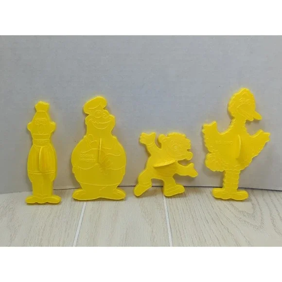 Sesame street vintage cookie cutters Ernie Bert Big Bird Cookie Monster Wilton