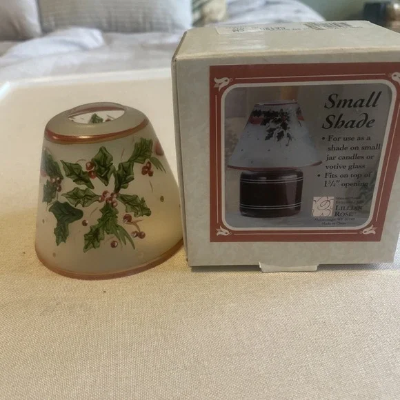 Yankee Candle Vintage Christmas Holly Hand Painted‎ Jar Shade Frosted Small