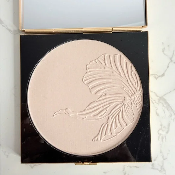 Mac Cosmetics Guo Pei Collection Beauty Powder in Soft Moonlight