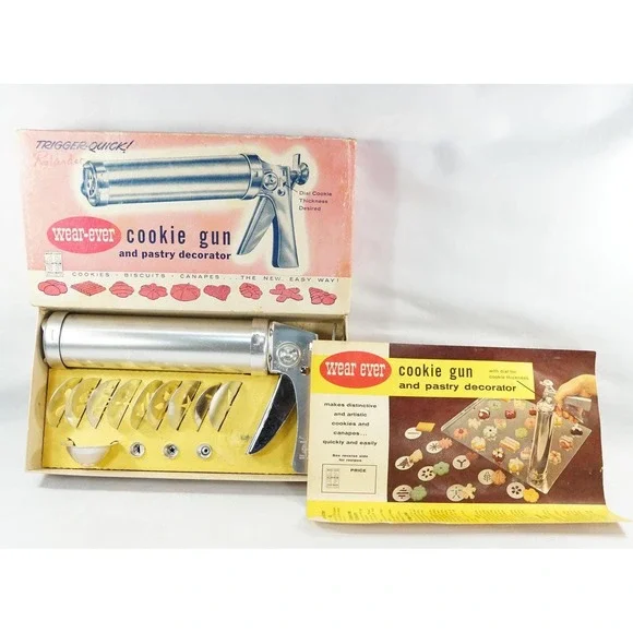 Vintage Wear-Ever Cookie Gun & Pastry Decorator in Box Complete w/ Instructions