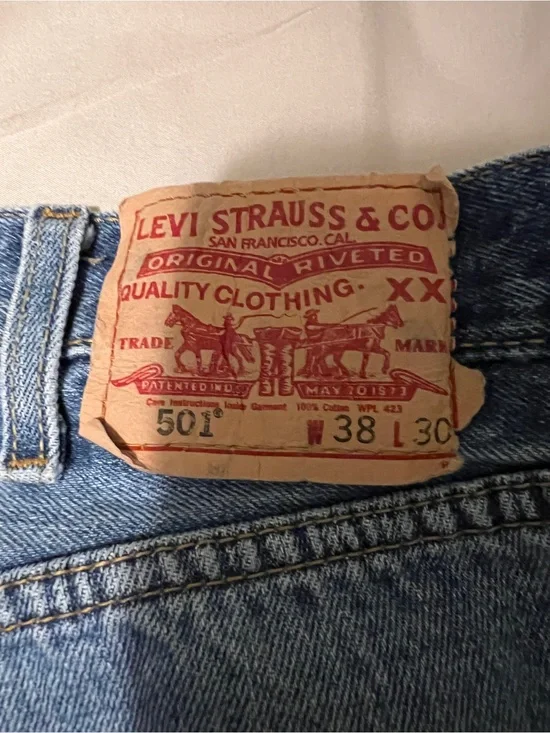 Levi's Straight Fit Men's Jeans in Blue Denim