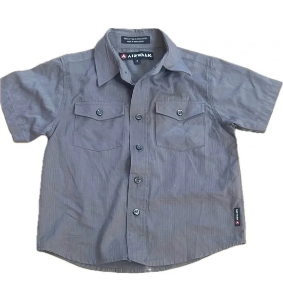 Boys Airwalk Gray Short Sleeve Button Down Shirt Size 5 Skater Casual Summer