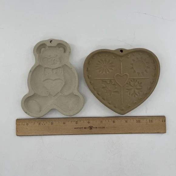 2 Pc Lot Pampered‎ Chef Heart & Bear Cookie Chocolate Mold Stoneware Bakeware