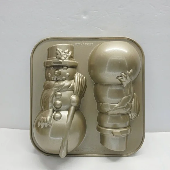 Nordic Ware 10 Cup 3D Snowman Cake Baking Pan Mold Cast Aluminum Made In USA