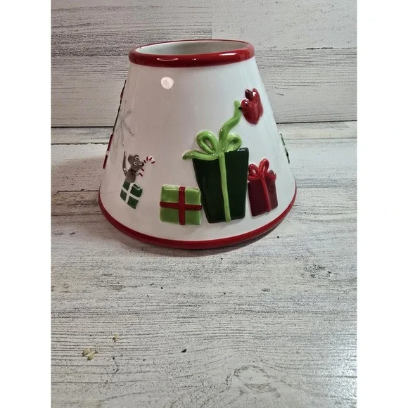 White‎ Barn Candle Co Christmas Ceramic Jar Candle Topper Shade Presents Mouse