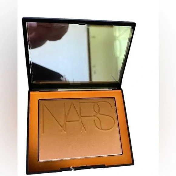 NARS powder make up