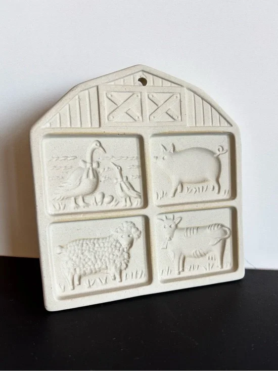 Vintage The Pampered Chef Farmyard Friends Stoneware Cookie Mold 1994