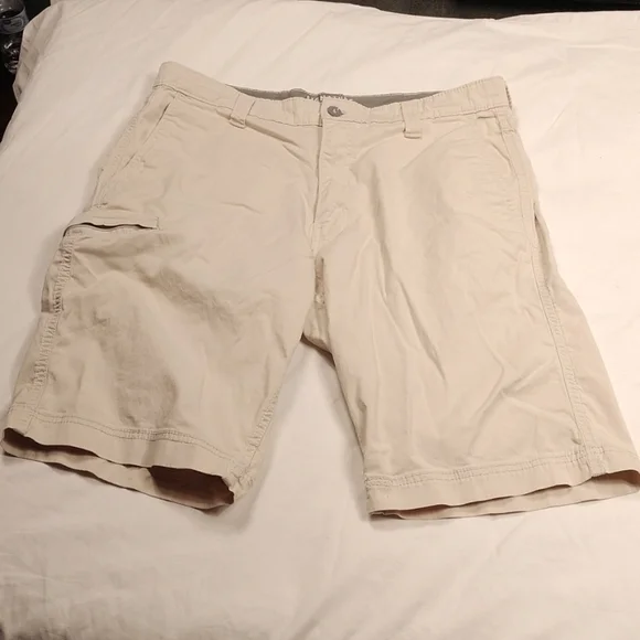 Signature Gold by Levi's men's shorts size 34