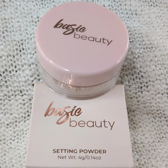Basic Beauty Setting Powder in Translucent