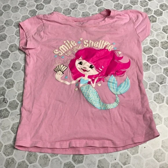 Red Legends 6X Mermaid Shelfie T Shirt