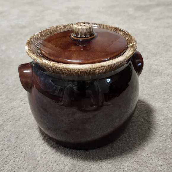 Vintage Hull Oven Proof Drip Glaze Bean Pot with Lid Made In‎ USA