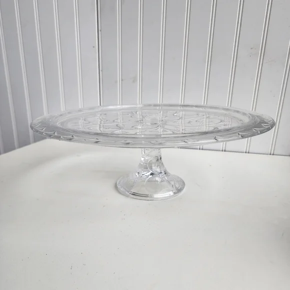 Gorgeous Goods Footed Cake Plate, 11