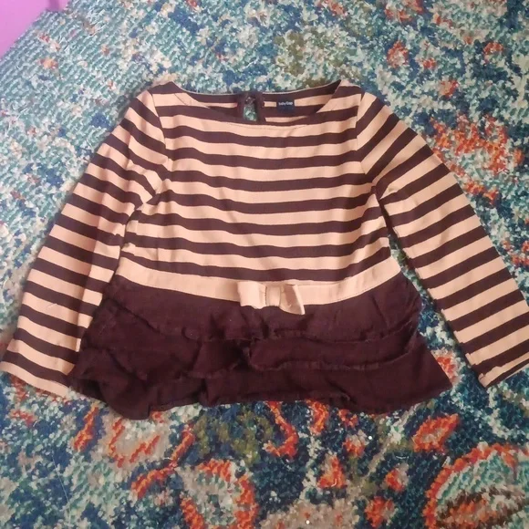 Gap striped top with tiered bottom