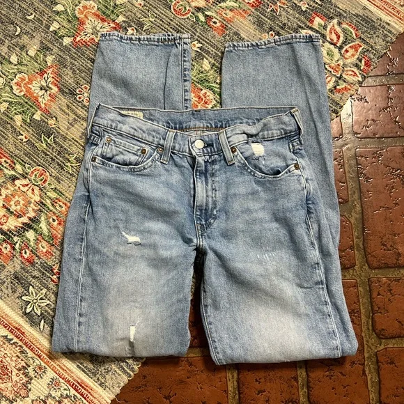 Levi’s factory distressed 514 straight fit denim jeans