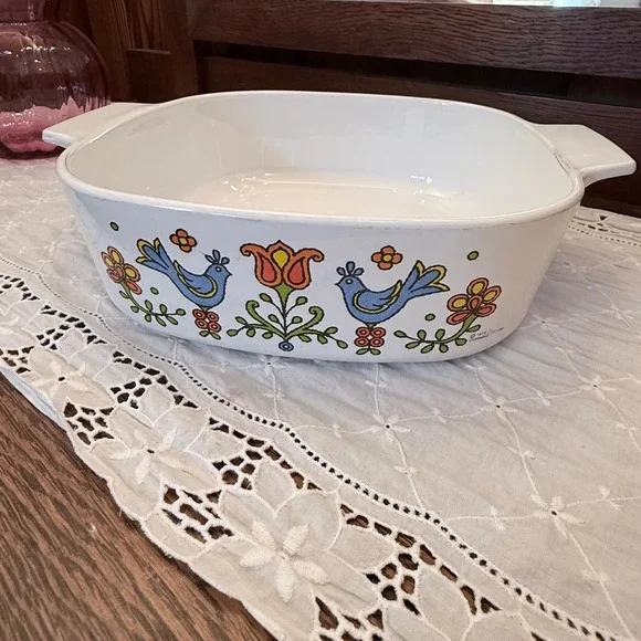 Corning‎ Ware Friendship Casserole Dish 2 Quart White Blue Bird Floral A-2-B USA