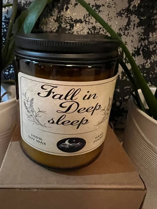 Fall in Deep Sleep Scented Soy Candle - Pink