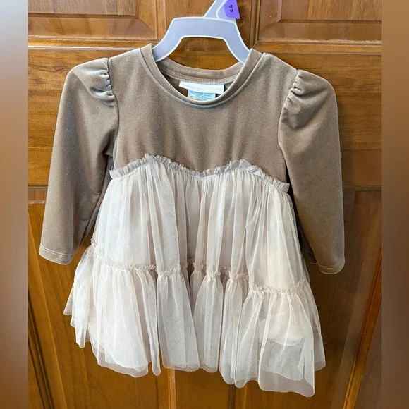 Bonnie Baby Velvet Dress in Beige and Off-White