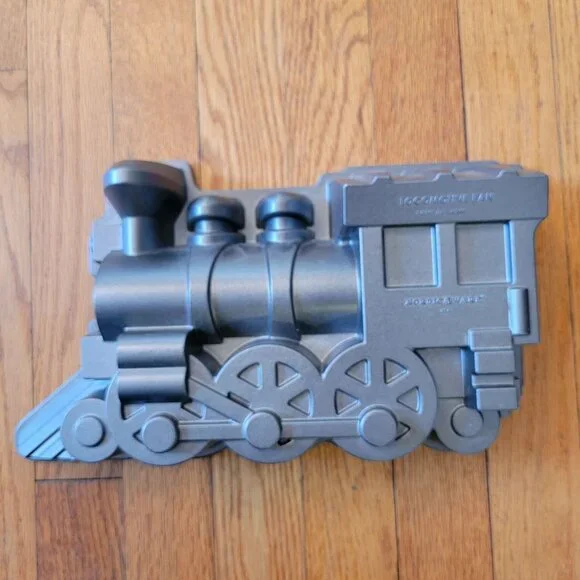 Locomotive Train Cake Pan Nordic Ware 9 Cup Capacity Baking Birthday‎ Holiday