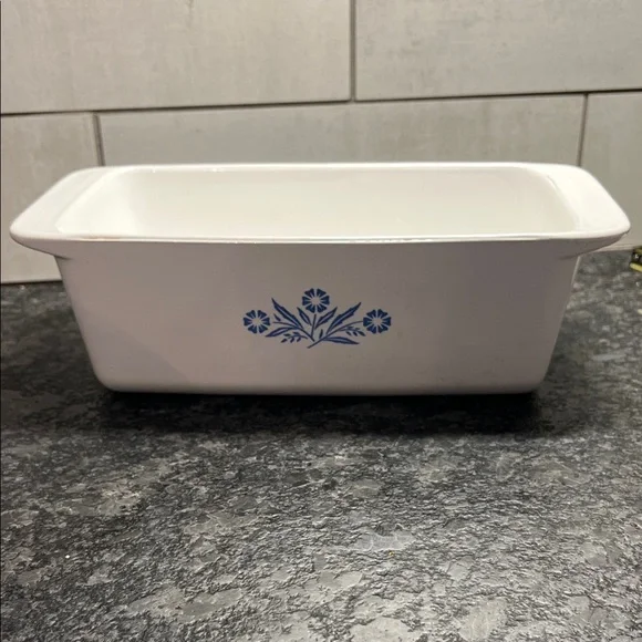Rare Corningware Loaf Pan. Cornflower Blue Baking Dish. In excellent condition.
