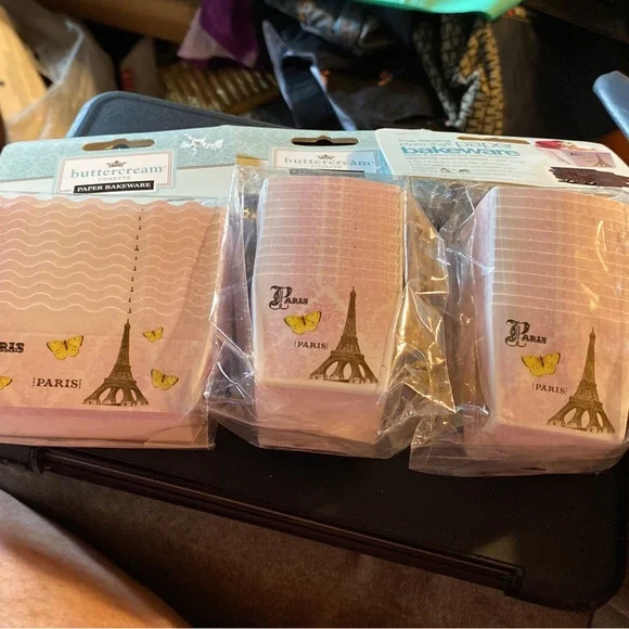 New 3 packs BUTTERCREAM COSETTE PARIS DISPOSABLE PAPER BAKEWARE 2 different size
