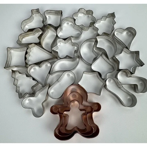 VTG Metal Cookie Cutters Crafts Set (26) Christmas Shapes‎ Gingerbread Man