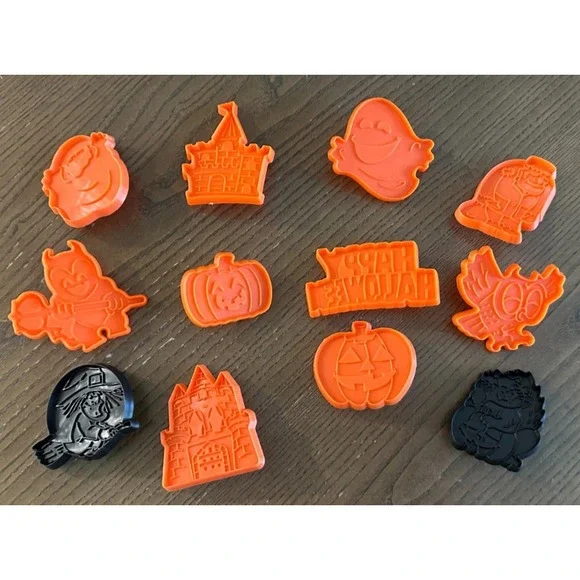 Set of 12 Spooky Halloween Cookie Cutters Gourmet's Choice Ghost Witch‎ Pumpkin