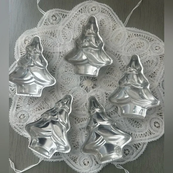 VINTAGE LOT 5 CHRISTMAS TREE BAKING PAN molds